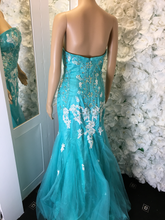 Load image into Gallery viewer, Aqua Embellished Fishtail Tulle & Lace detail Sweetheart Prom Formal Dress