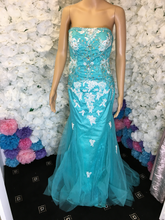 Load image into Gallery viewer, Aqua Embellished Fishtail Tulle & Lace detail Sweetheart Prom Formal Dress