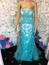 Load image into Gallery viewer, Aqua Embellished Fishtail Tulle &amp; Lace detail Sweetheart Prom Formal Dress
